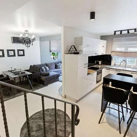 Brvnara Modern In With Garden *